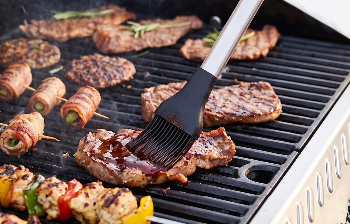 HEAT-RESISTANT SILICONE GRILL BRUSH